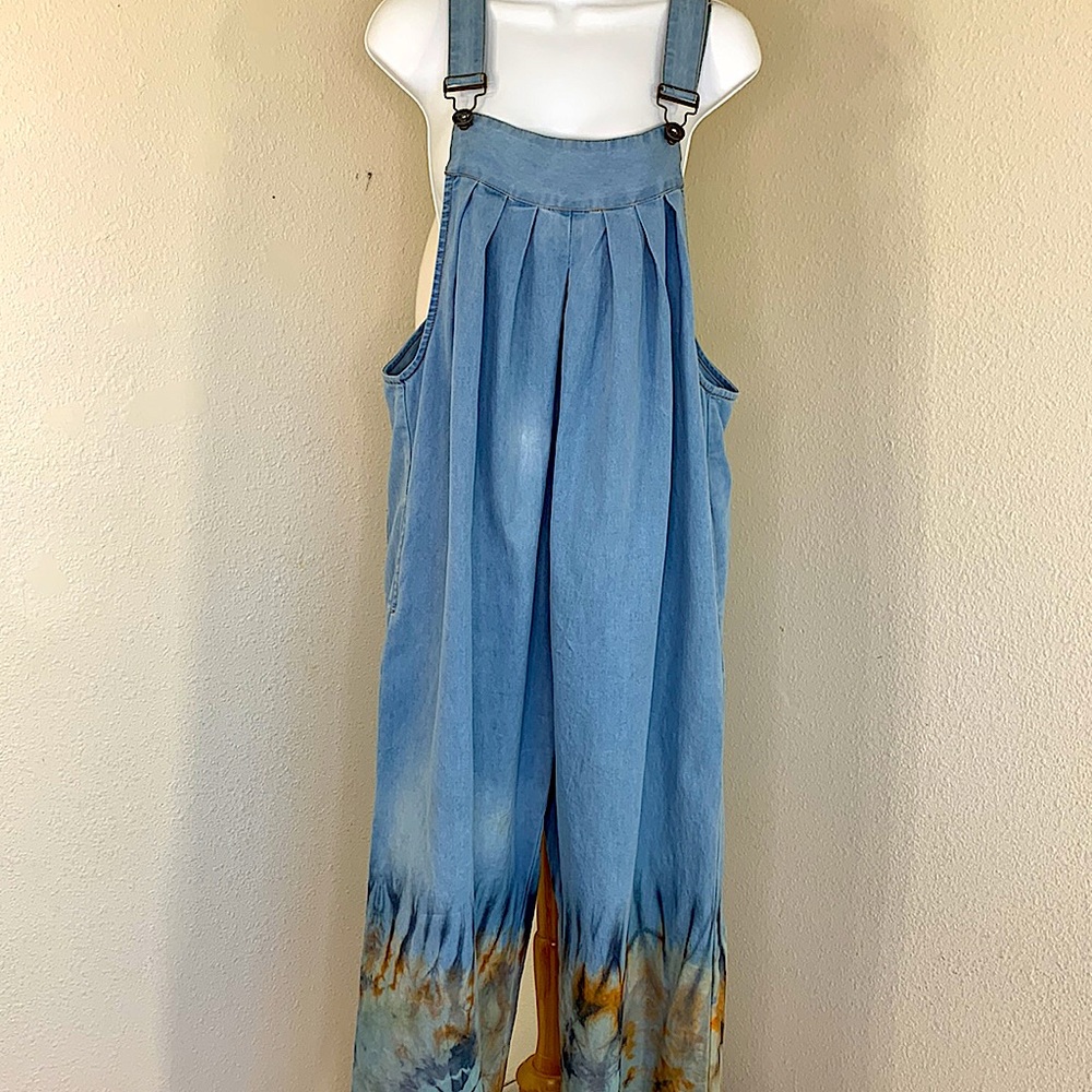 THE PYRAMID COLLECTION Women Light Blue Chambray Tie Dye Overall Jumpsuit Size L